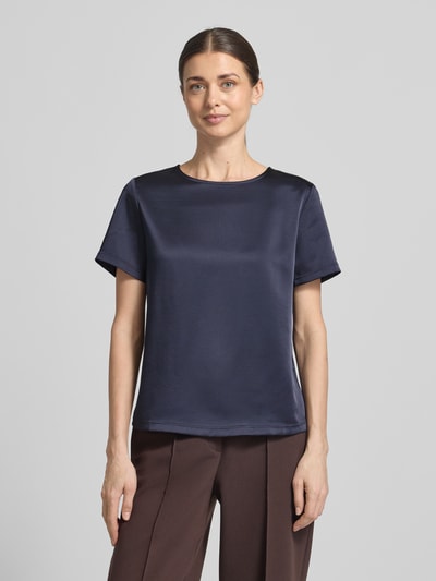 Vrouwenmodel draagt Regular Fit T-shirt met lyocell-aandeel Model 'ZONA' van Weekend Max Mara, look: effen, ronde hals, korte mouw, rechte mouwboord, licht afgeronde rompzoom, druppelvormige hals aan de achterkant, voorkant geheel in beeld, Ganzkörperansicht von vorne.