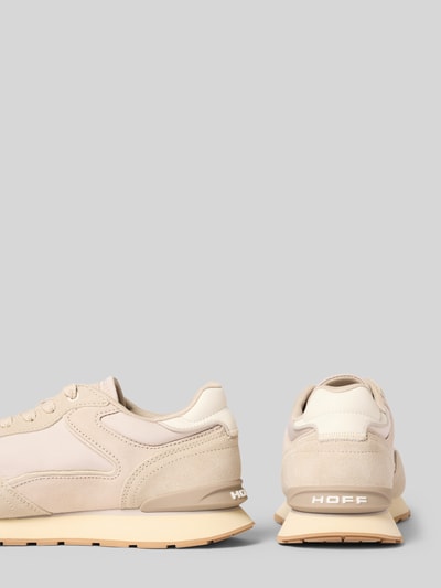 Produktfoto, Sneaker aus Leder-Mix mit Logo-Detail Modell 'City' von HOFF in Beige, abgerundete Passform, profilierte Sohle, neutraler Hintergrund