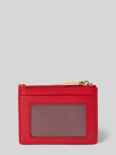 Produktfoto, Portemonnee met labeldetail van Coccinelle, rood leer, hoofdvak met ritssluiting, steekvakken, minimalistisch ontwerp