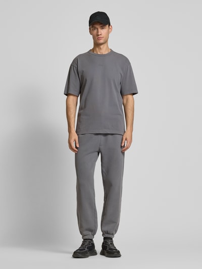 HUGO Sweatpants mit Label-Detail Modell 'Dopee' Stein 1