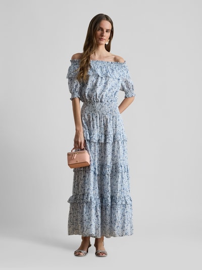 Frauenmodel trägt Freizeitkleid aus reiner Baumwolle von Lauren Ralph Lauren mit Allover-Muster in hellblau und weiß, Volantkleid, Ganzkörperansicht von vorne.
