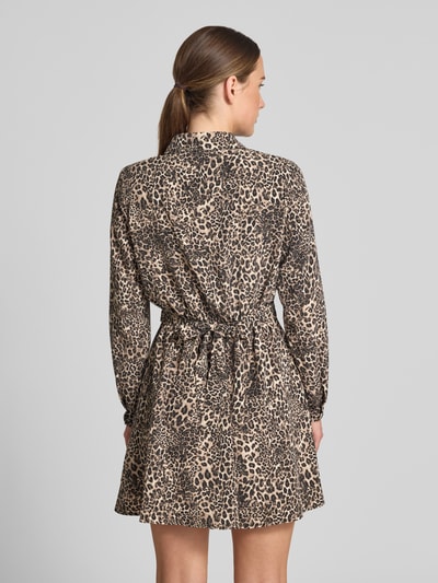 Apricot Hemdblusenkleid im Allover-Look mit Gürtel Black 5