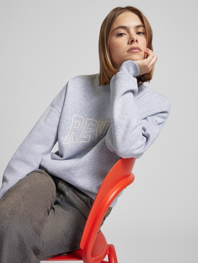 Review Sweatshirt mit Label-Print Hellgrau Melange 3