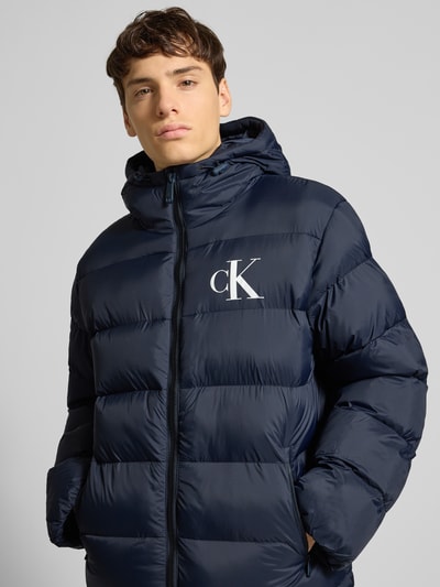Calvin Klein Jeans Regular fit gewatteerd jack met logoprint, model 'Monogram' Marineblauw - 3