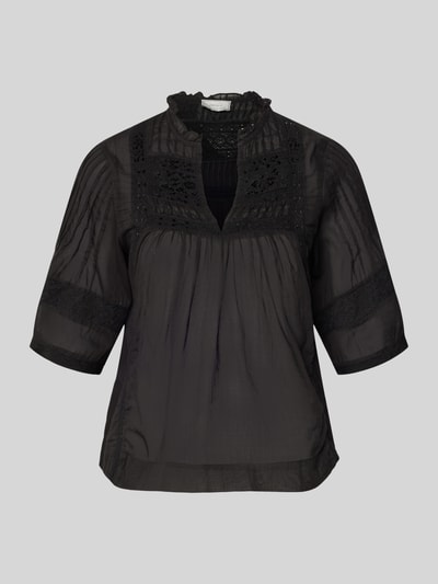 Produktfoto, schwarzes Damen Blusenshirt mit V-Ausschnitt, Stitchings und Regular-Fit Modell 'Siama' von Neo Noir, transparente Textur. Rückenlänge bei Größe 36: 56 cm, Ärmellänge bei Größe 36: 28 cm.