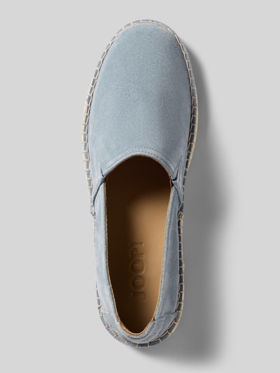 Produktfoto, Espadrilles mit Motiv-Prägung Modell 'velluto stampa lias' von JOOP! SHOES in Hellblau, strukturierte Sohle, runde Spitze, Rückseite mit Prägung, Absatzhöhe 1 cm, Schafthöhe 8 cm, Schaftweite 16 cm, Obermaterial samtig.