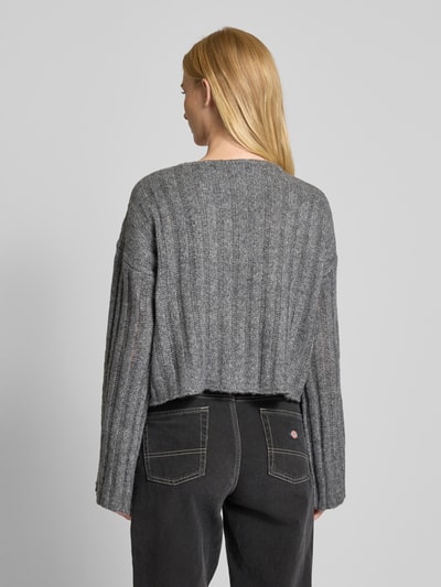 Noisy May Cropped Strickpullover mit V-Ausschnitt Modell 'NINA' Anthrazit 5