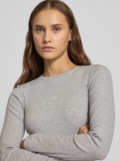 Guess Jeans Longsleeve mit Label-Stitching Hellgrau Melange 3