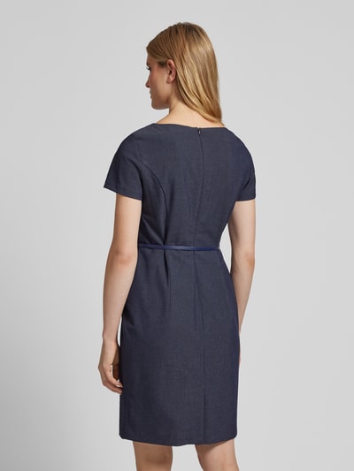 Christian Berg Woman Selection Knielange kokerjurk met fijn motief Marineblauw - 5