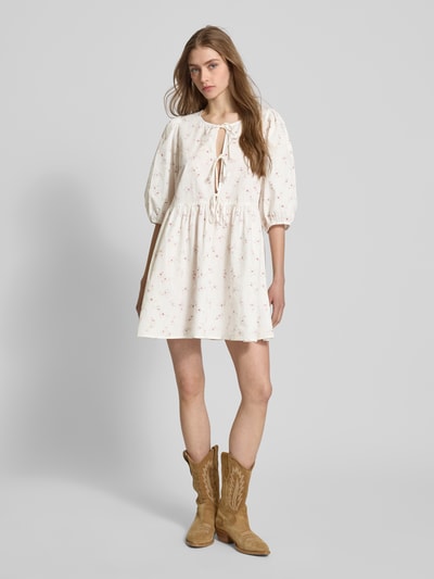 Gina Tricot Minikleid mit Schnürverschluss Weiss 1