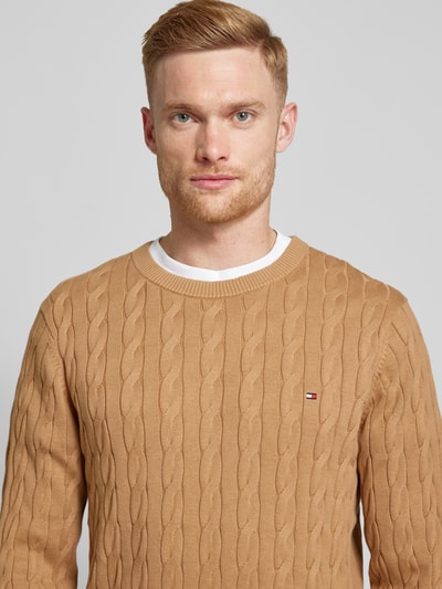 Tommy Hilfiger Sweter z dzianiny z wzorem warkocza Camel 3