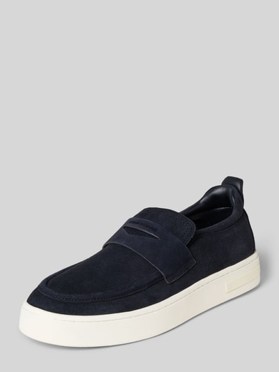 Produktfoto, Loafer aus echtem Leder Modell 'London' von Armani Exchange in Dunkelblau mit abgerundeter Passform, glatter weißer Sohle, 4 cm Absatzhöhe, 8 cm Schafthöhe, 13 cm Schaftweite