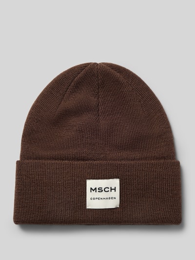 Produktfoto, Mütze aus Woll-Mix Modell 'Mojo' von MSCH Copenhagen in brauner Strick-Optik mit breitem Umschlag und Label-Patch.