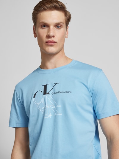 Calvin Klein Jeans T-Shirt mit Label-Print Modell 'MONOGRAM ECHO' Hellblau 3