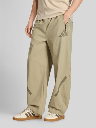 adidas Sportswear Regular Fit Trainingshose Modell 'Z.N.E. WOVEN' Khaki 4