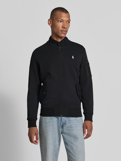 Männermodel trägt schwarze regular fit sweatjack van katoenmix van Polo Ralph Lauren, Heren sweatjack, ganzlichaamsaanzicht van voren.