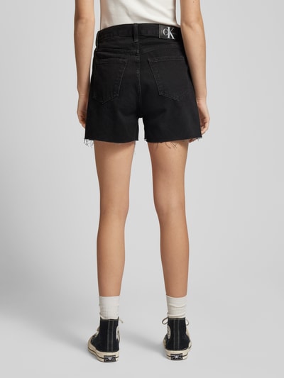 Calvin Klein Jeans Szorty jeansowe o kroju mom fit z detalem z logo model ‘MOM’ Czarny 5