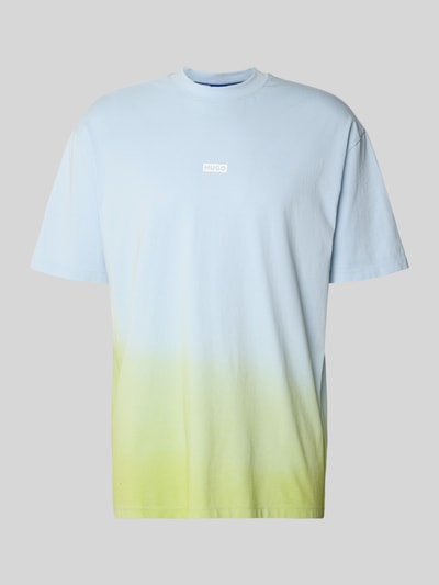 Produktfoto, Loose Fit T-Shirt aus reiner Baumwolle Modell 'NALONO_F' von Hugo Blue, Farbverlauf in Hellblau und Gelb, Logo-Applikation vorne, Rundhals, Kurzarm, glatte Textur