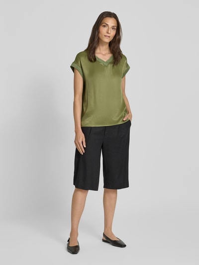 MORE & MORE Relaxed Fit Blusenshirt mit V-Ausschnitt Oliv 1