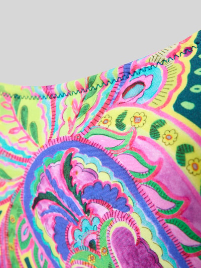 Frauenmodel trägt Slim Fit Badeanzug mit Allover-Paisley-Print Modell 'Lise' von Marie Jo aus Elastischer-Material-Mix in bunten Farben, Detailaufnahme.