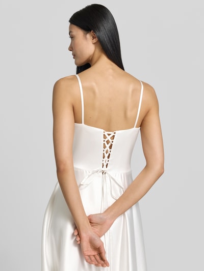 Vrouwenmodel draagt Brautkleid aus Satin met Drapierungen van LUXUAR FASHION, kleur ivoor, A-lijn, maxi-jurk, spaghettibandjes, ruglengte bij maat 36: 131 cm, borstwijdte bij maat 36: 31 cm, detailopname rugaanzicht