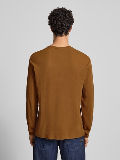 Calvin Klein Jeans Bluzka o kroju slim fit z długim rękawem i naszywką z logo model ‘Waffle’ Średniobrązowy 5