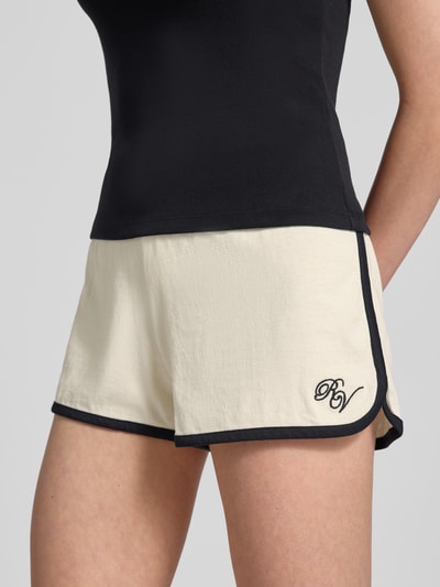 Review Shorts mit elastischem Bund Offwhite 3