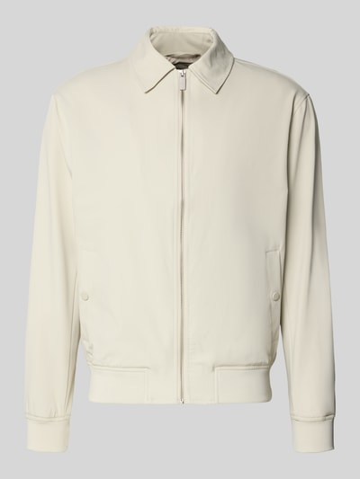Produktfoto, Blouson mit Kentkragen von JAKE*S STUDIO MEN, kremowy kolor, krój regular fit, kieszenie z przodu, elastyczne wykończenia, długość tyłu w rozmiarze M 60 cm, szerokość ramion w rozmiarze M 48 cm, szerokość klatki piersiowej w rozmiarze M 58 cm, długość rękawa w rozmiarze M 67 cm
