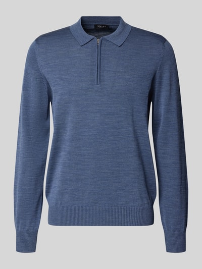 Produktfoto, Strickpullover aus Schurwolle mit Polokragen von MAERZ Muenchen in Blau, Slim Fit, Reißverschluss, feine Strickstruktur.