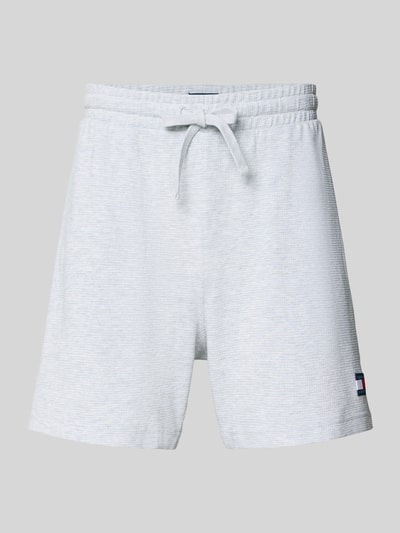 Tommy Jeans Regular Fit Sweatshorts aus Baumwoll-Mix Hellgrau Melange 2