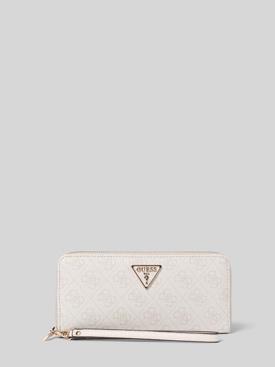 Produktfoto, Portemonnaie mit diversen Einsteckfächern Modell 'LAUREL' von Guess in hellem Beige, gemustert, Reißverschluss, Label-Detail, kurzer Tragegriff