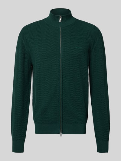 Produktfoto, dunkelgrüne Regular Fit Strickjacke aus Baumwoll-Woll-Mix Modell 'HERRINGBONE TEXTURE ZIP' von GANT, dezentes Fischgrätmuster, glatte Textur, Herren Strickjacke von GANT