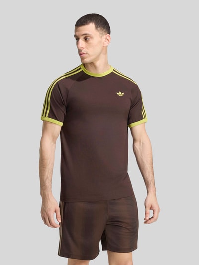 adidas Originals t-shirt o kroju regular fit z czystej bawełny Ciemnobrązowy 4
