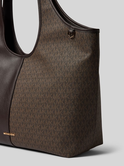 Produktfoto, Tote Bag mit Logo-Applikation Modell 'Henly' von MICHAEL Michael Kors, braune Farbtöne, strukturierte Textur, Magnetverschluss, Schulterriemen, Innenfach mit Reißverschluss, Maße: 52 x 31 x 14 cm, Schulterriemenlänge 60 cm