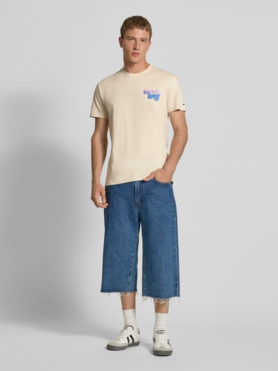 Tommy Jeans Regular Fit T-Shirt aus reiner Baumwolle Sand 1