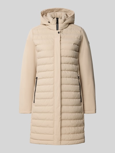 Produktfoto, Steppmantel mit Reißverschlusstaschen von FUCHS SCHMITT in Beige, A-Linie, glatte und gesteppte Texturen, Kapuze, schwarze Zipper