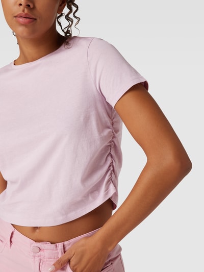 QS Cropped T-Shirt mit seitlichen Raffungen Flieder 3