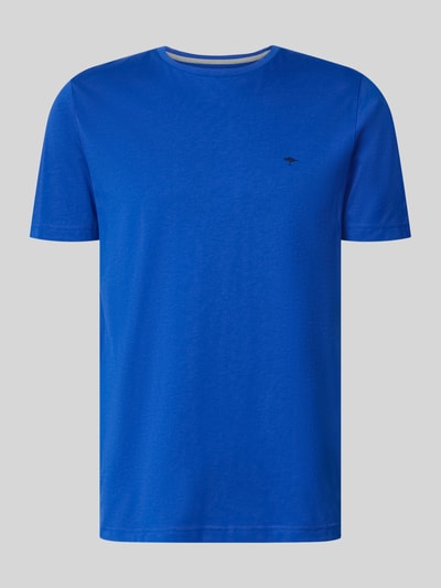 Produktfoto, T-Shirt mit Rundhalsausschnitt und Label-Stitching von Fynch-Hatton, Herren T-Shirt aus Reine Baumwolle, Regular-Fit, Rückenlänge 72 cm bei Größe M, kräftiges Blau, glatte Struktur