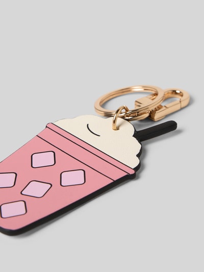 Produktfoto, Schlüsselanhänger mit Karabinerhaken Modell 'MY PINK LATTE' von Seidenfelt, pink-cremefarbener Motiv-Anhänger, Ring in metallic