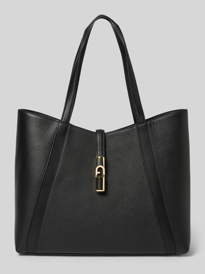 Produktfoto, Tote Bag mit Logo-Detail Modell 'Goccia' von FURLA in Schwarz, strukturiertes Leder, schmale Trageriemen, goldfarbenes Logo, Hauptfach mit Verschlussriemen, Maße: 33 x 31 x 12 cm, Schulterriemen 51 cm.