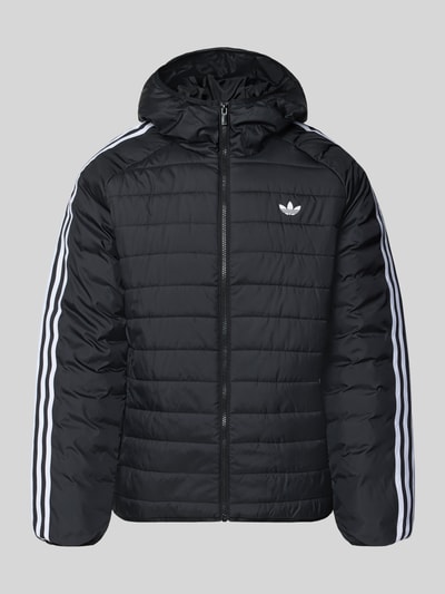 Produktfoto, Regular Fit Steppjacke mit Logo-Print von adidas Originals, schwarz mit weißen Streifen, glatte Oberfläche, Herren Steppjacke