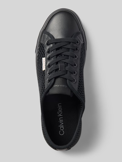 Produktfoto, Low Top Sneaker mit Plateau-Sohle von CK Calvin Klein in Optik: Unifarben, Schuhspitze: Rund, Plateau, Label-Patch, Schnürung, Materialverarbeitung: Mesh