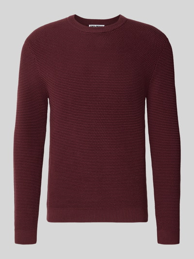Produktfoto, Regular Fit Strickpullover aus reiner Baumwolle von REVIEW in dunklem Rot, grobe Strickstruktur, gerippte Abschlüsse, Langarm