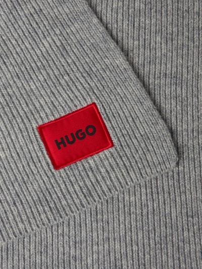 HUGO Schal mit Label-Patch Modell 'Saffa' Mittelgrau 2