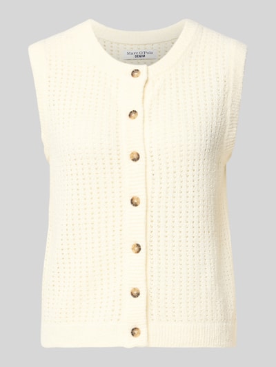Produktfoto, cremefarbene Slim Fit Strickweste aus Baumwoll-Mix von Marc O'Polo DENIM, strukturierte Oberfläche, goldfarbene Knöpfe.