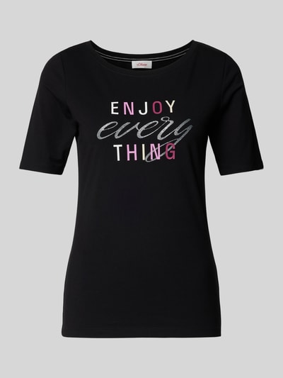 s.Oliver RED LABEL T-shirt z nadrukiem z napisem model ‘Enjoy’ Czarny 2