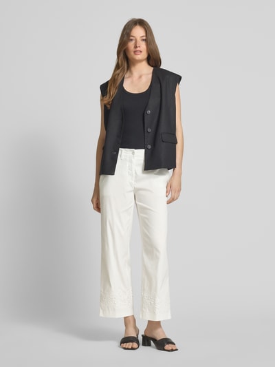 Brax Broek in verkorte pasvorm met labeldetail, model 'MAINE' Offwhite - 1