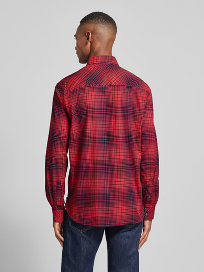 s.Oliver RED LABEL Regular Fit Freizeithemd aus Baumwollstretch mit Button-Down-Kragen Rot 5