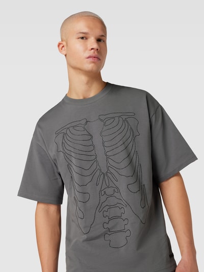 REVIEW Oversized T-Shirt mit Strasssteinbesatz Dunkelgrau 3