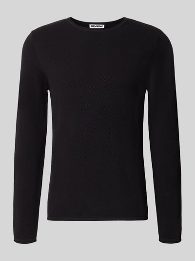 Produktfoto, Slim Fit Pullover aus reiner Baumwolle von REVIEW, schwarze Strick-Optik, Rundhalsausschnitt, Herrenmodell.
